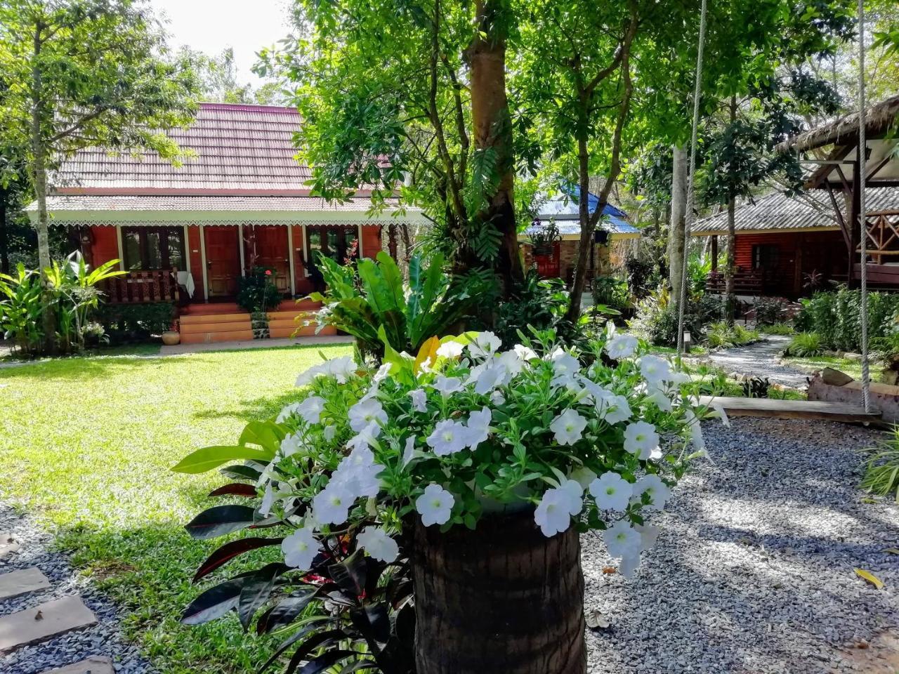 Macura Resort Koh Chang Buitenkant foto